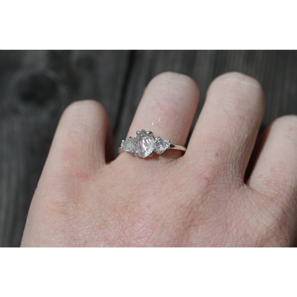 Alternative Engagement Ring Raw Stone Ring Rough Uncut Diamond Ring Mode… - Picture 2 of 5